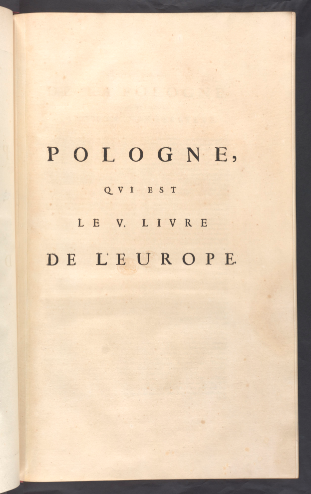 Ein offenes Buch mit dem Titel 'Pologne, qui est le livre de l'Europe' auf schwarzem Hintergrund.
