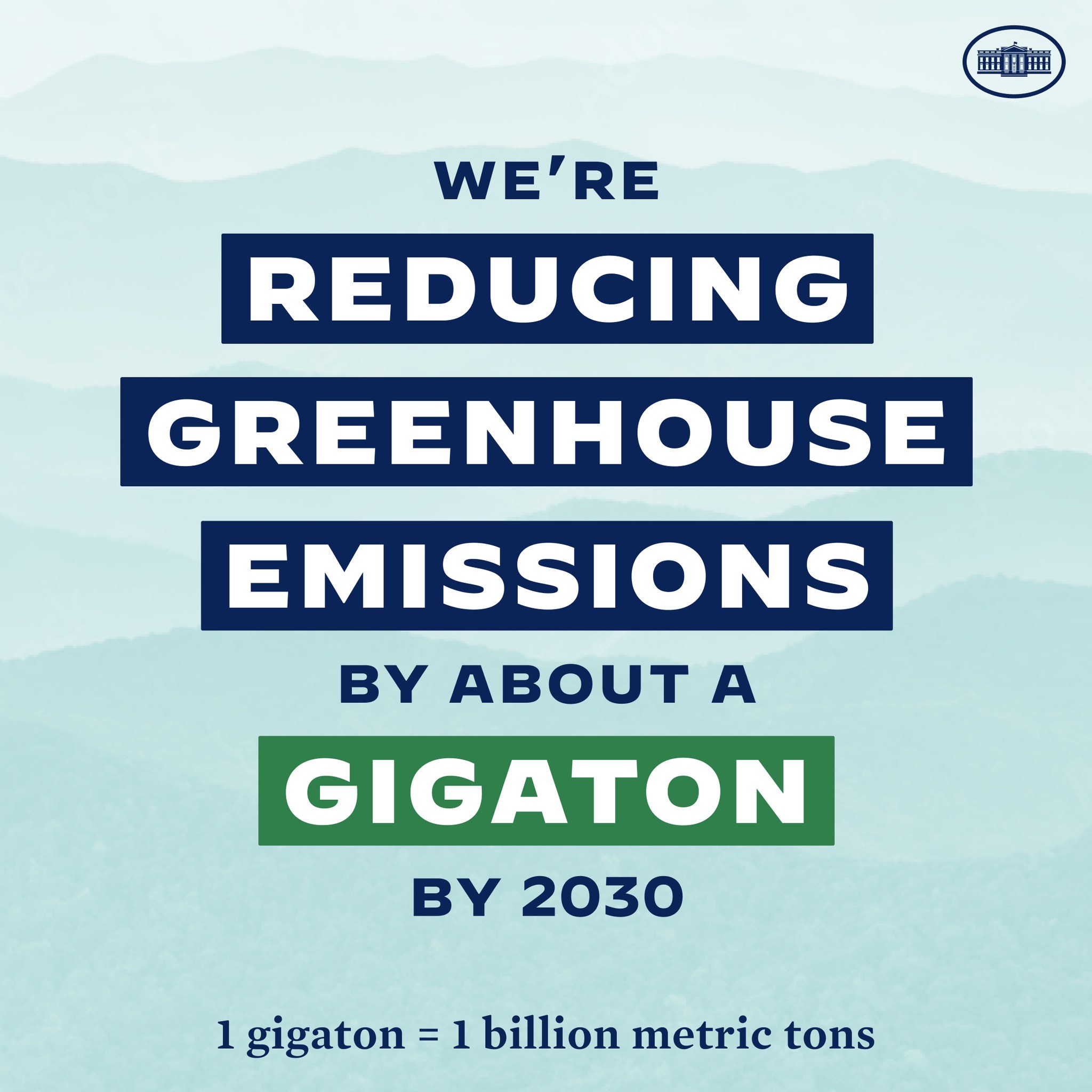 Plakat mit Text und Logo, das 'Wir reduzieren die Treibhausgasemissionen um etwa eine Gigatonne bis 2030.' zeigt.