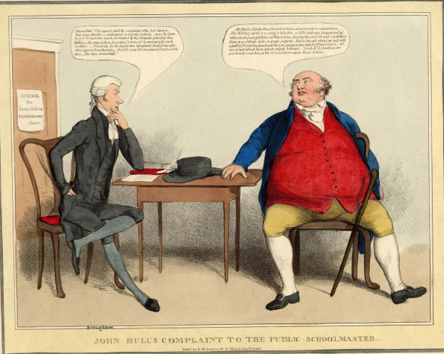 John Bull steht einem sitzenden Schulmeister gegenüber an einem Tisch mit Hut und Papieren, während eine weitere Person in der Nähe sitzt; eine Tür und ein Papier an der Wand sind im Hintergrund sichtbar.