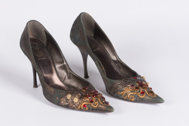 Jimmy Choo Heels von Suki Waterhouse flüstern Romantik bei Women Power
