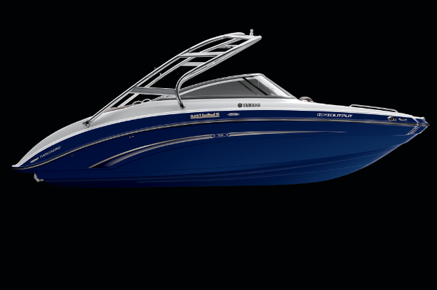 Ein Boot auf ruhigem Wasser