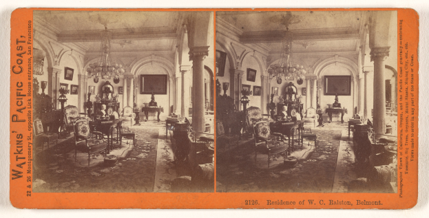 Ein realistisch gemaltes Bild eines hölzernen Schaukelstuhls mit einem offenen Buch und einer brennenden Kerze auf seinem Sitz, vor einem grünen Hintergrund mit warmem Licht.