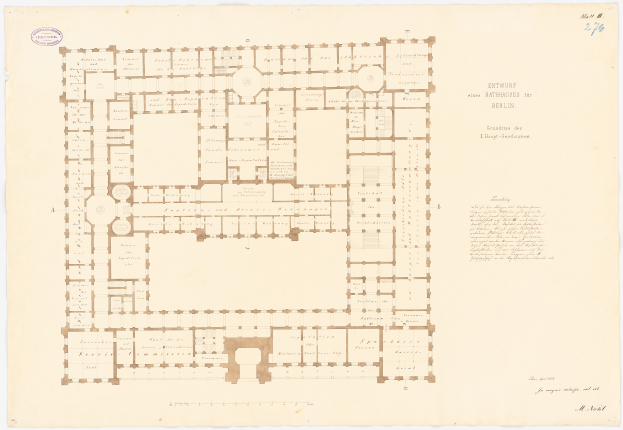 Ein detaillierter Grundrissplan des Eingangsbereichs des Rathauses in Berlin mit textuellen Anmerkungen zur Beschreibung des Layouts.