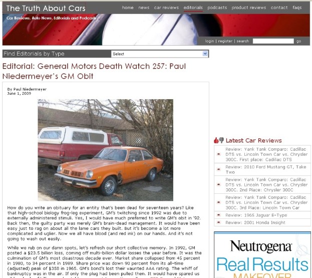 Eine Werbung mit Fahrzeugen, Bäumen, einer Hütte und Text unten.