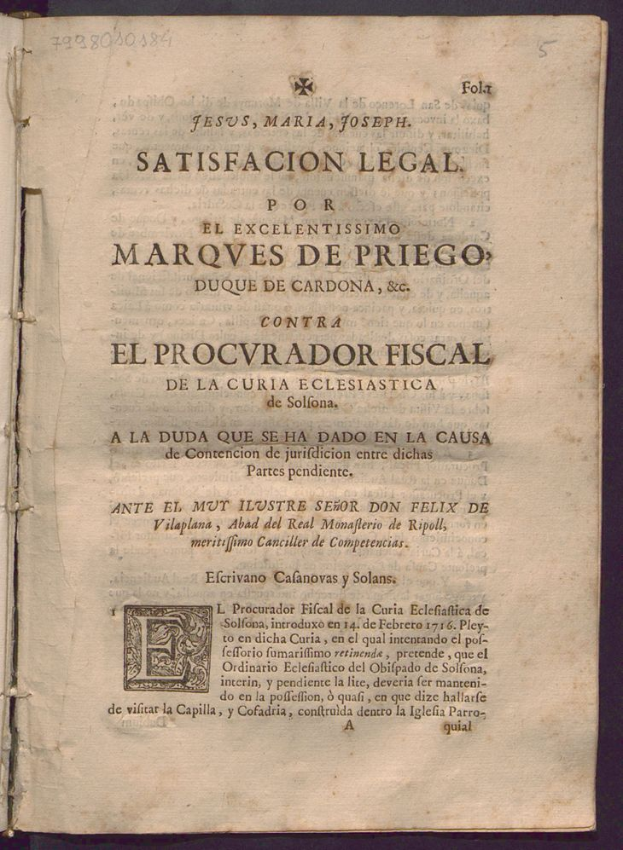 Ein aufgeschlagenes Buch mit dem Titel "Satisfaction Legal" auf dunklem Hintergrund.